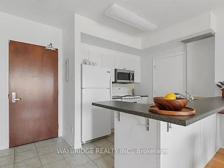200 Rideau St #906 — Photo 5