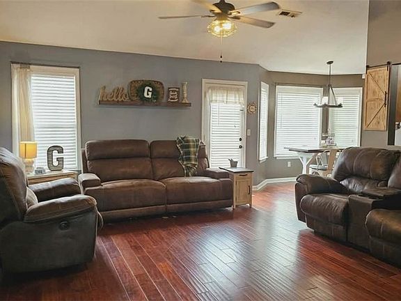 5th image of 54 Leisure Dr NW