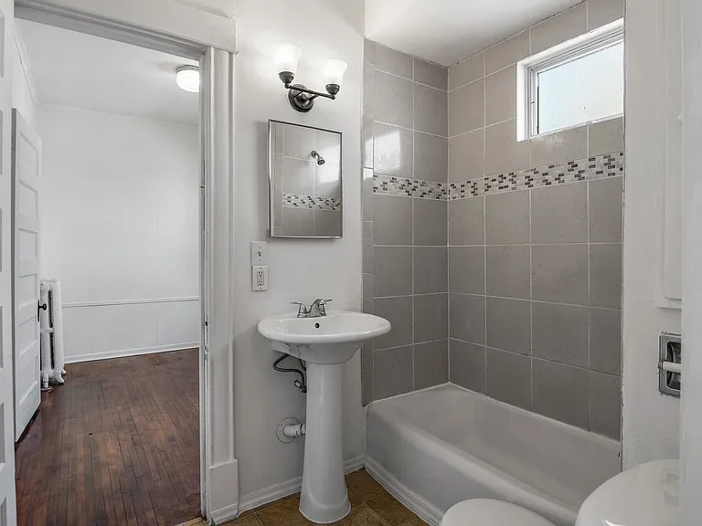 1326 Monroe St NE — Photo 5