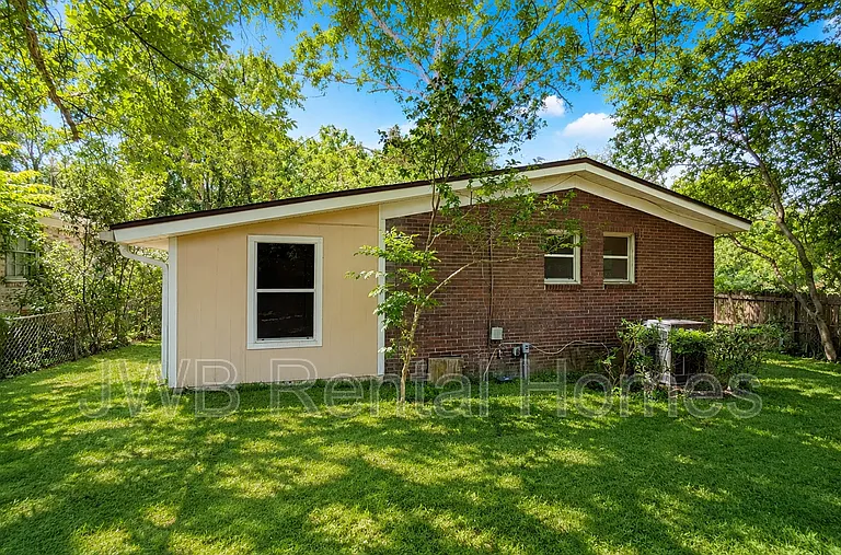 4523 Merrimac Ave — Photo 14