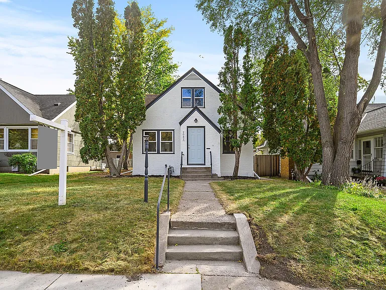 2082 Berkeley Ave — Photo 1