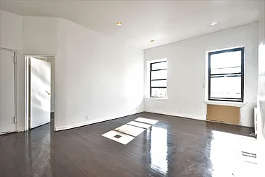 Rented by Green Line Realty