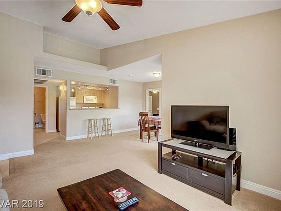 5th image of 8000 W Badura Ave #2086