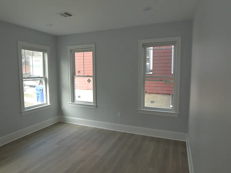 100 Brooks St — Photo 9