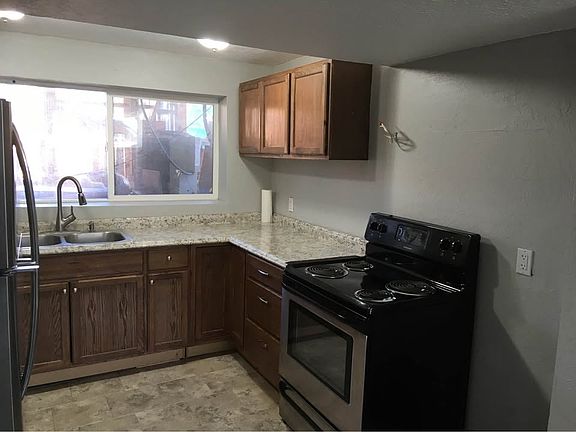 3rd image of 8675 S Royal Crest Dr