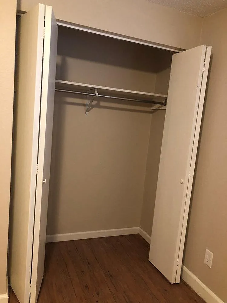 2 bed, 900 sqft, $1,350 — Photo 2