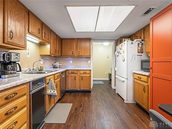 5th image of 1600 Pine Tree Ln APT 25