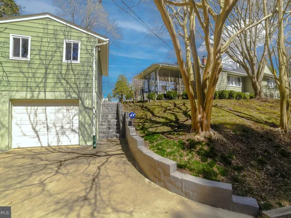 43732 Raspberry Ln, Hollywood, MD 20636