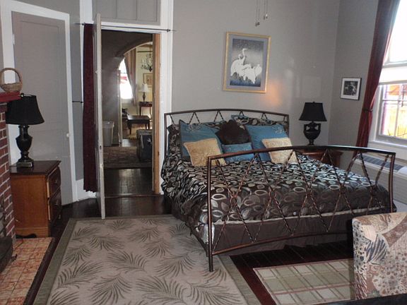 4th image of 1008 Elysian Fields Ave