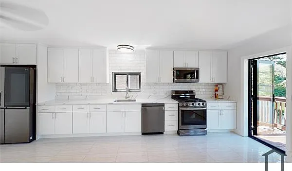 37 Lakeshore Dr — Photo 10