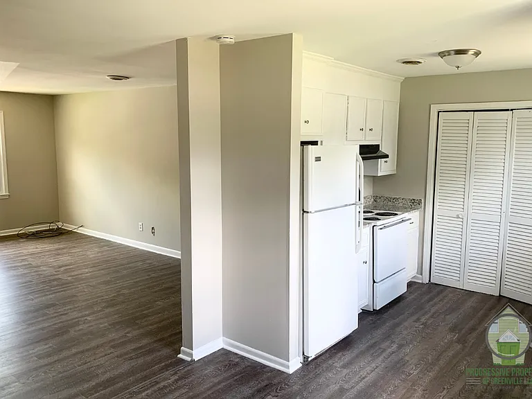 310 Devonwood Ct — Photo 5