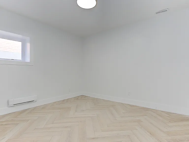 71 Livingstone Ave #BASEMENT — Photo 14