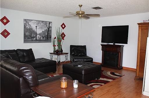 4th image of 9220 NW 32nd Pl