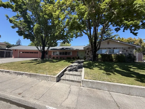 710 NW Midland Ave, Grants Pass, OR 97526