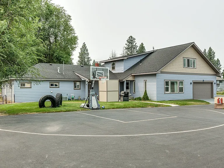 1815 S Blake Rd — Photo 3