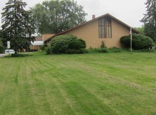 123 S Busse Rd, Mount Prospect, IL 60056