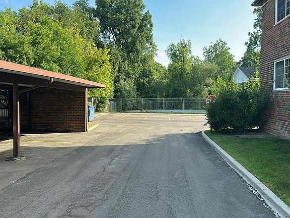 4th image of 25361 Shiawassee Cir APT 202