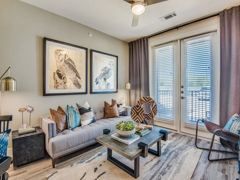 Living room with hard surface flooring