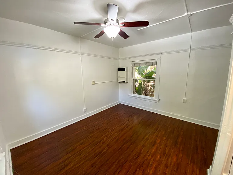 Valencia Village Lofts — Photo 14