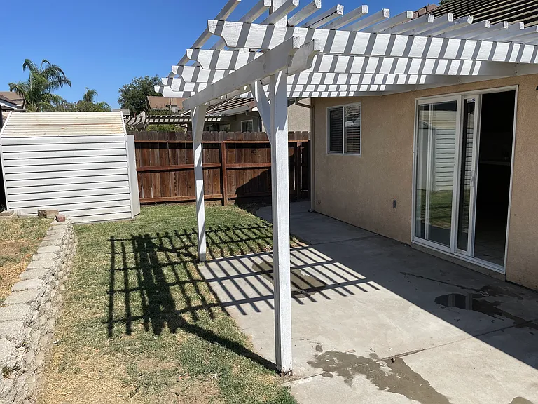 915 Allacante Dr — Photo 6