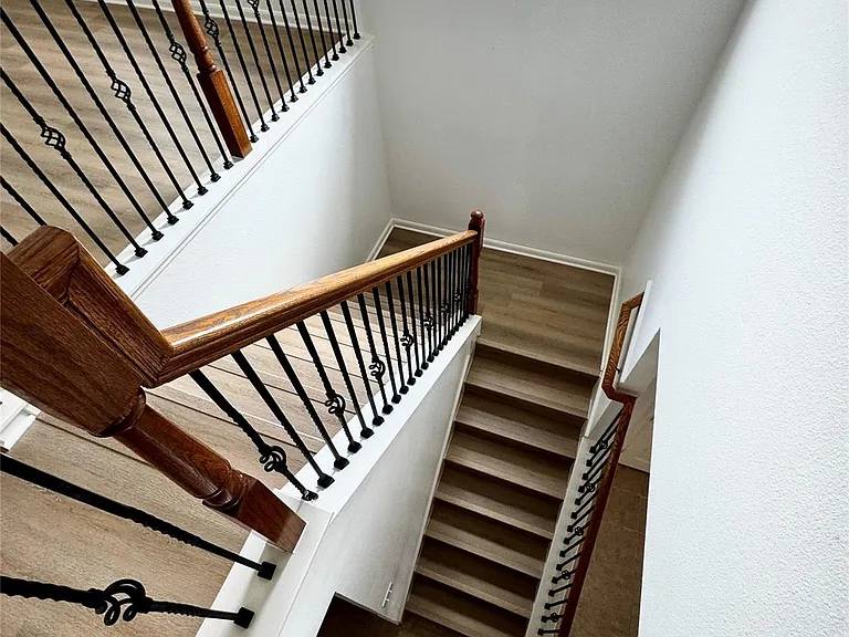 7540 Connemara Dr — Photo 15