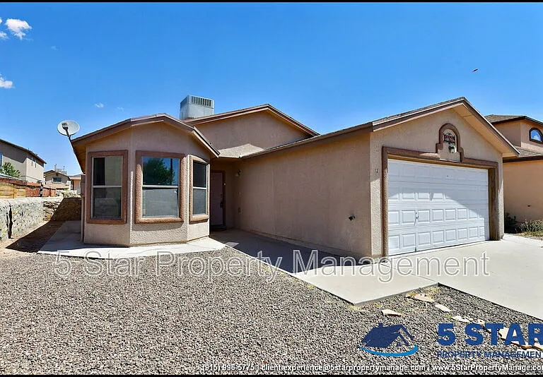 11613 Ochre Bluff Ln — Photo 2