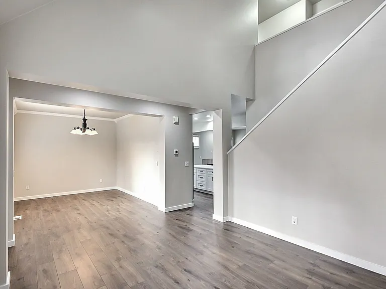 1448 Kincaid St — Photo 3