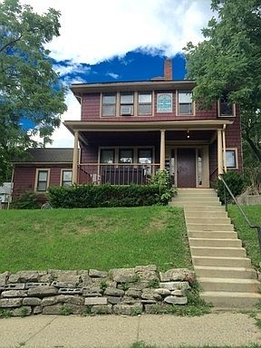 1st image of 207 Maple St #205
