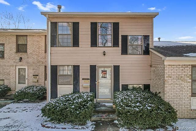 1st image of 8354 Lakeview Ct