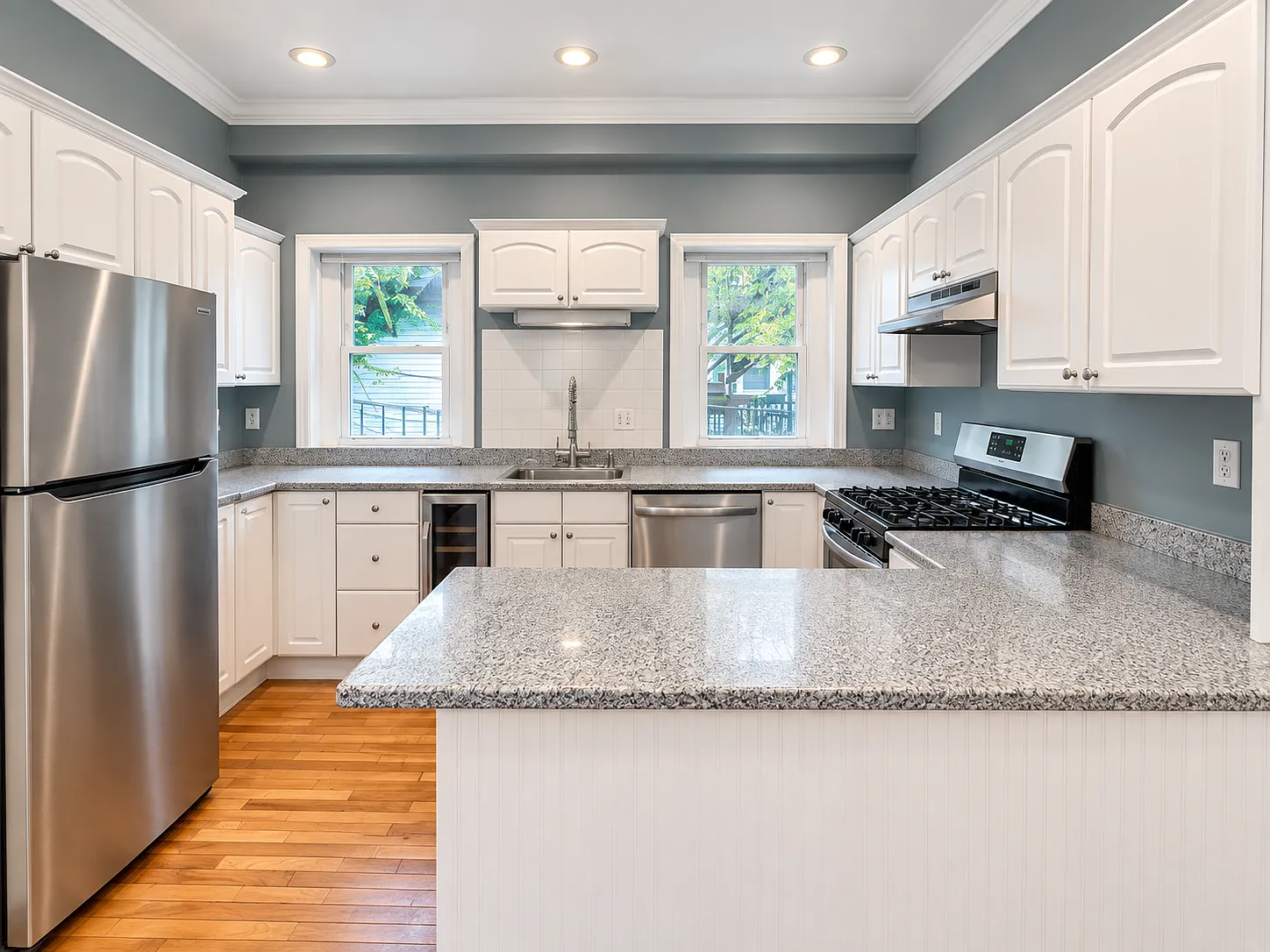 3 bed, 1600 sqft, $4,500 — Photo 3