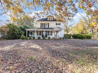 334 E Swannanoa Ave, Liberty, NC 27298