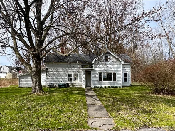 7376 Shawnee Rd, North Tonawanda, NY 14120