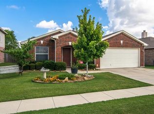 3925 Estrella Ct, Fort Worth, TX 76106