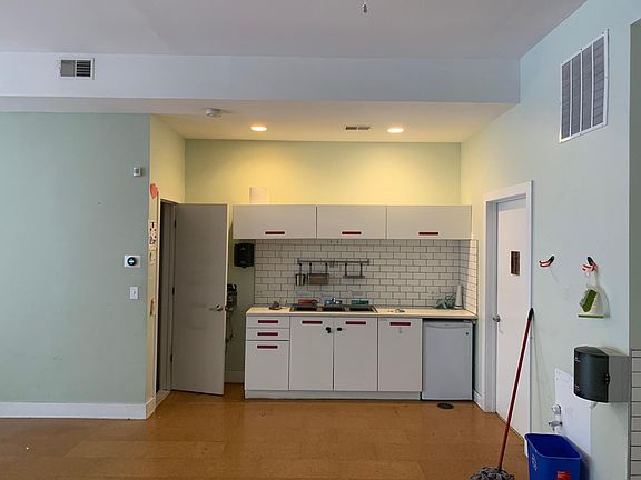5th image of 3612 W Wrightwood Ave #1