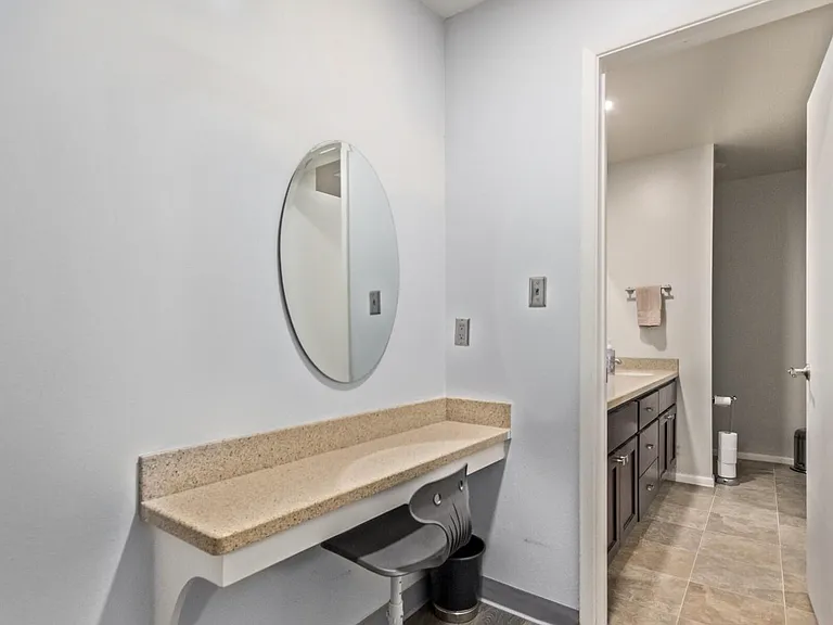 1922 E Laguna Dr — Photo 17