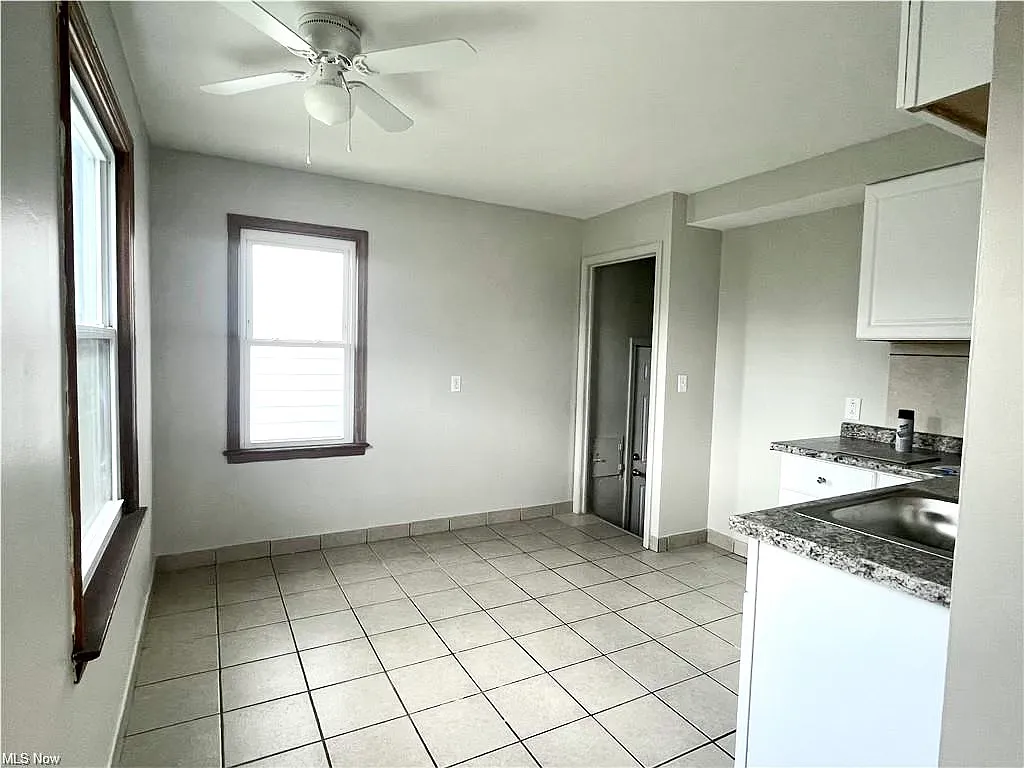 3 bed, 1092 sqft, $1,700 — Photo 3