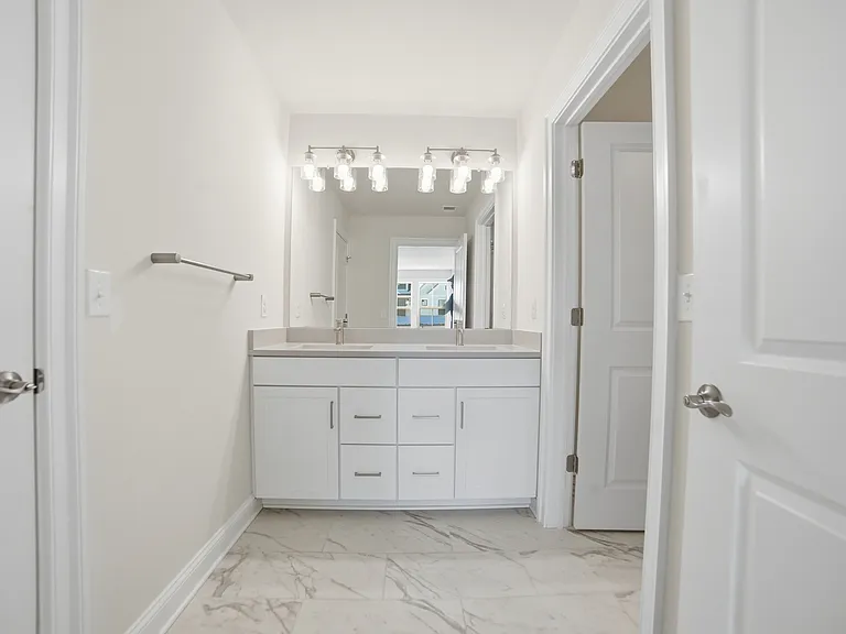 18 Whitaker Ln — Photo 37