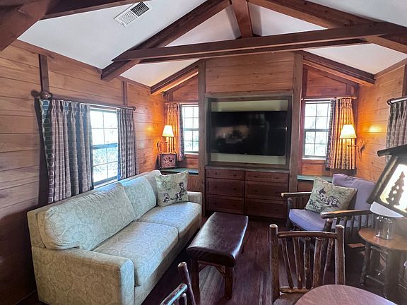 5th image of 4460C Cow Creek Rd