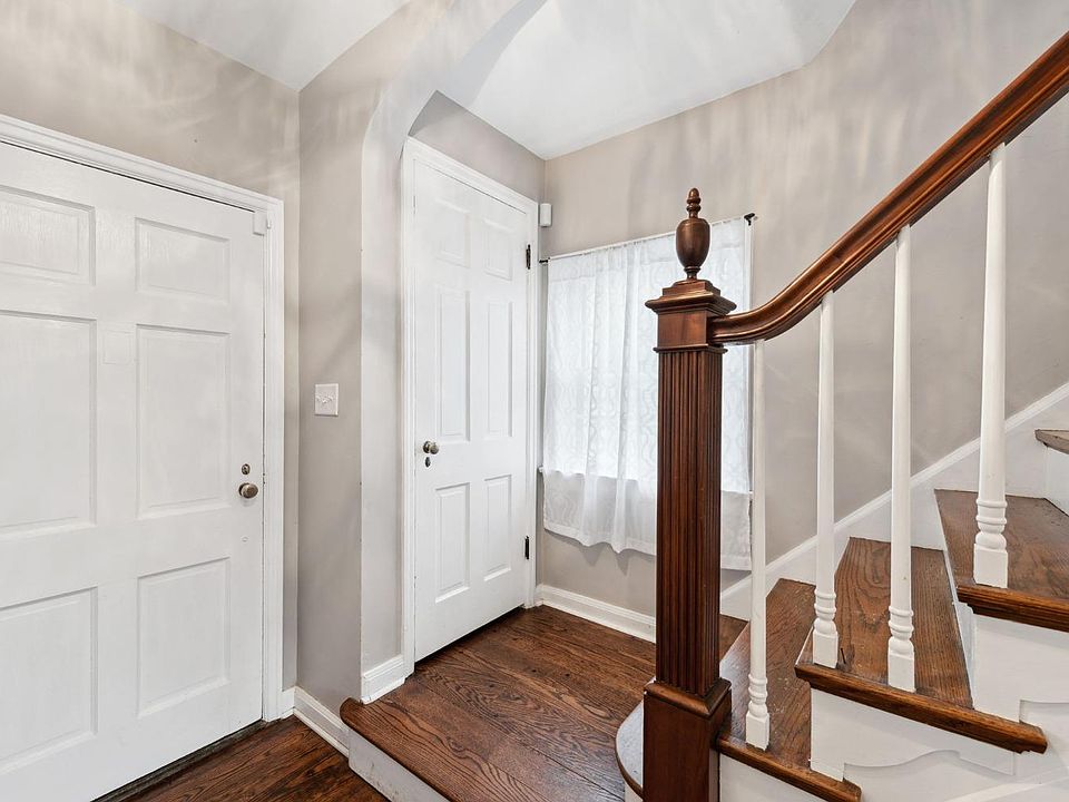 3253 Lambert Pl, Cincinnati, OH 45208 | Zillow