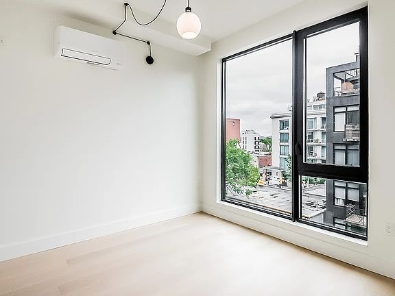 5th image of 218 Front St #4111