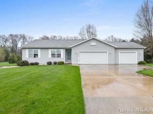 11400 Lindy Dr NE, Rockford, MI 49341