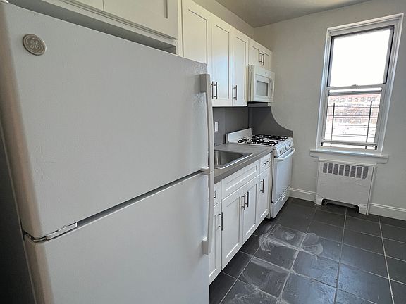 2nd image of 143-50 Barclay Ave #2T
