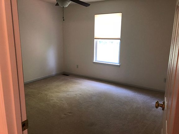 3rd image of 1347 Parkview Estates Dr