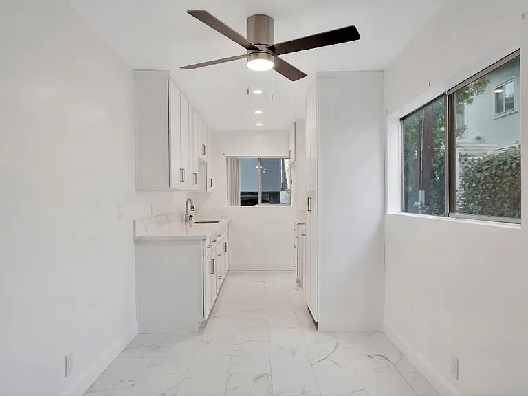 220 S Gale Dr #5 — Photo 5