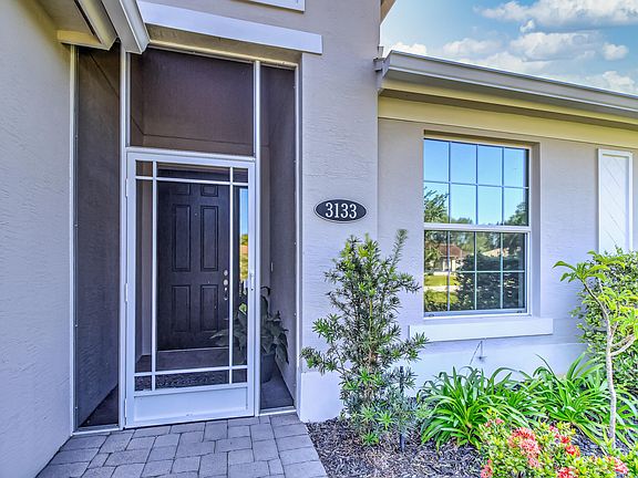 5th image of 3133 SE East Blackwell Drive