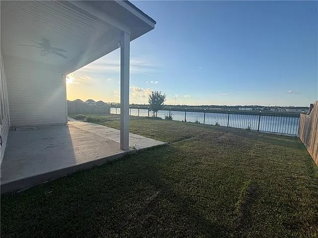3228 Rousset Ridge Dr — Photo 17