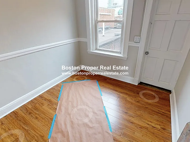 220 Hanover St #25 — Photo 4