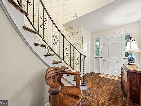 3rd image of 2169 Harts Ln