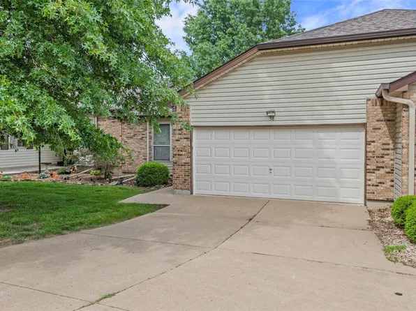 38 Harbor Bend Ct, Lake Saint Louis, MO 63367