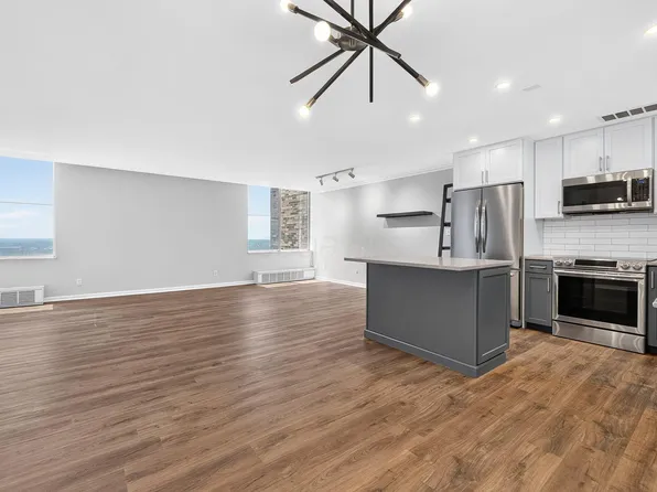 1000 Urlin Ave APT 1415, Grandview, OH 43212